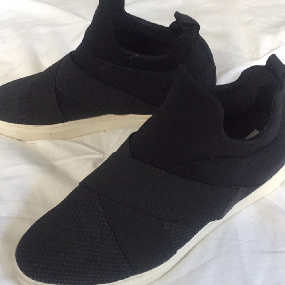 Steve Madden high top slip ins